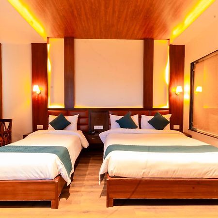 Galaxy Garden Resort Bharatpur  外观 照片