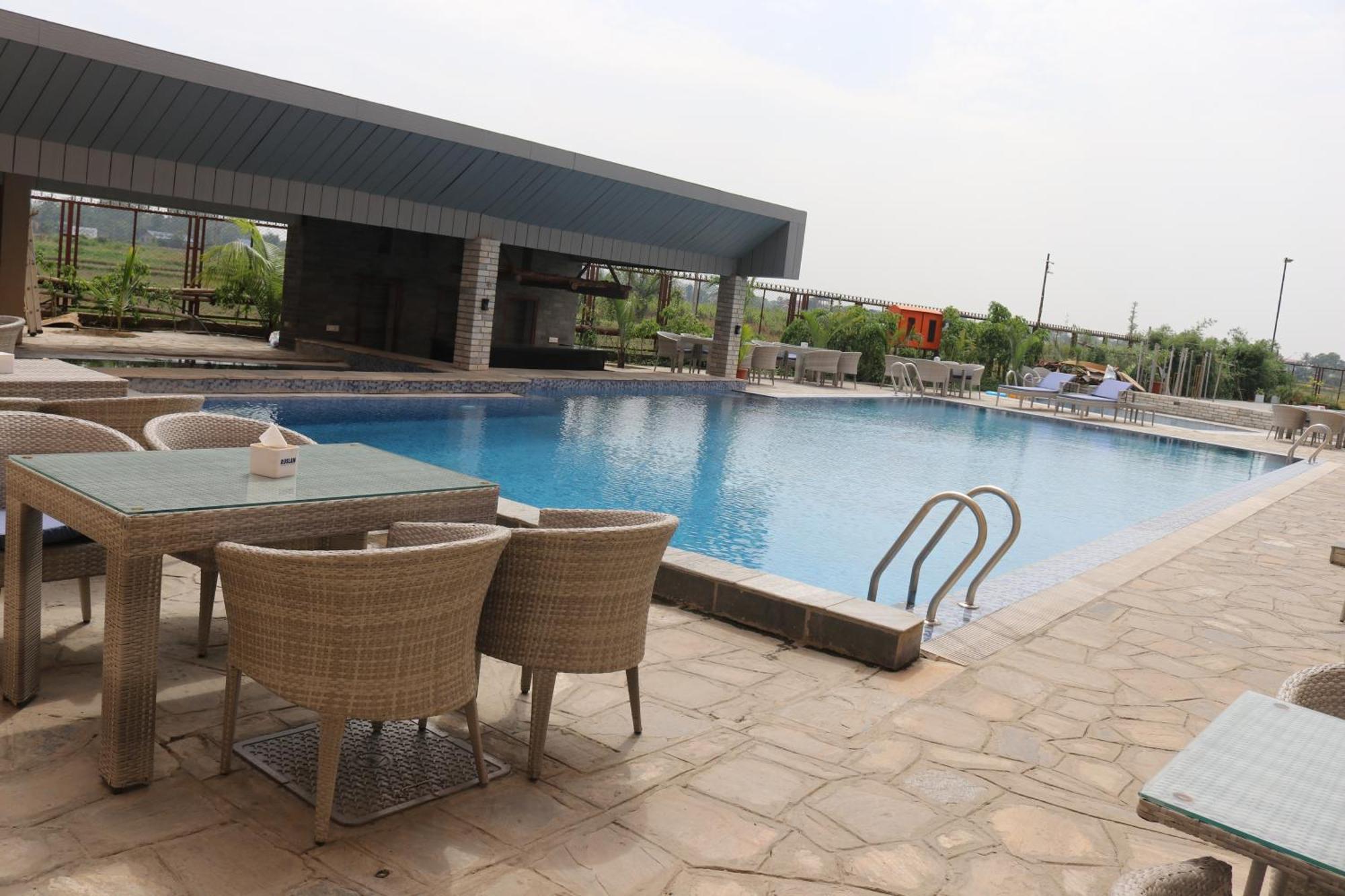 Galaxy Garden Resort Bharatpur  外观 照片