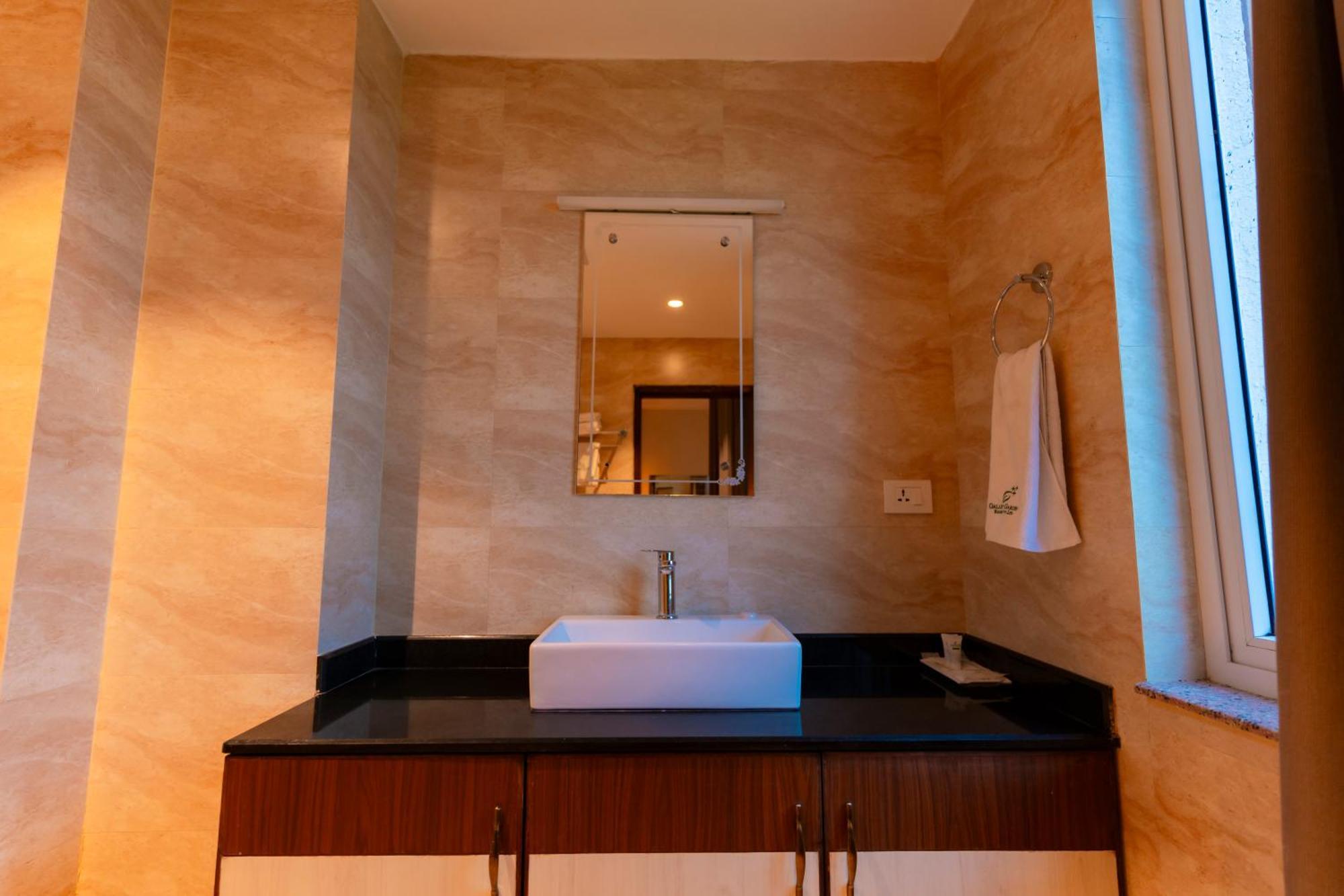 Galaxy Garden Resort Bharatpur  外观 照片