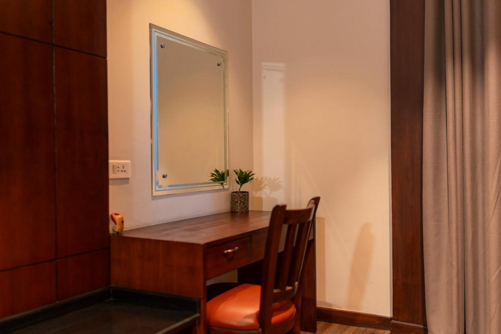 Galaxy Garden Resort Bharatpur  外观 照片